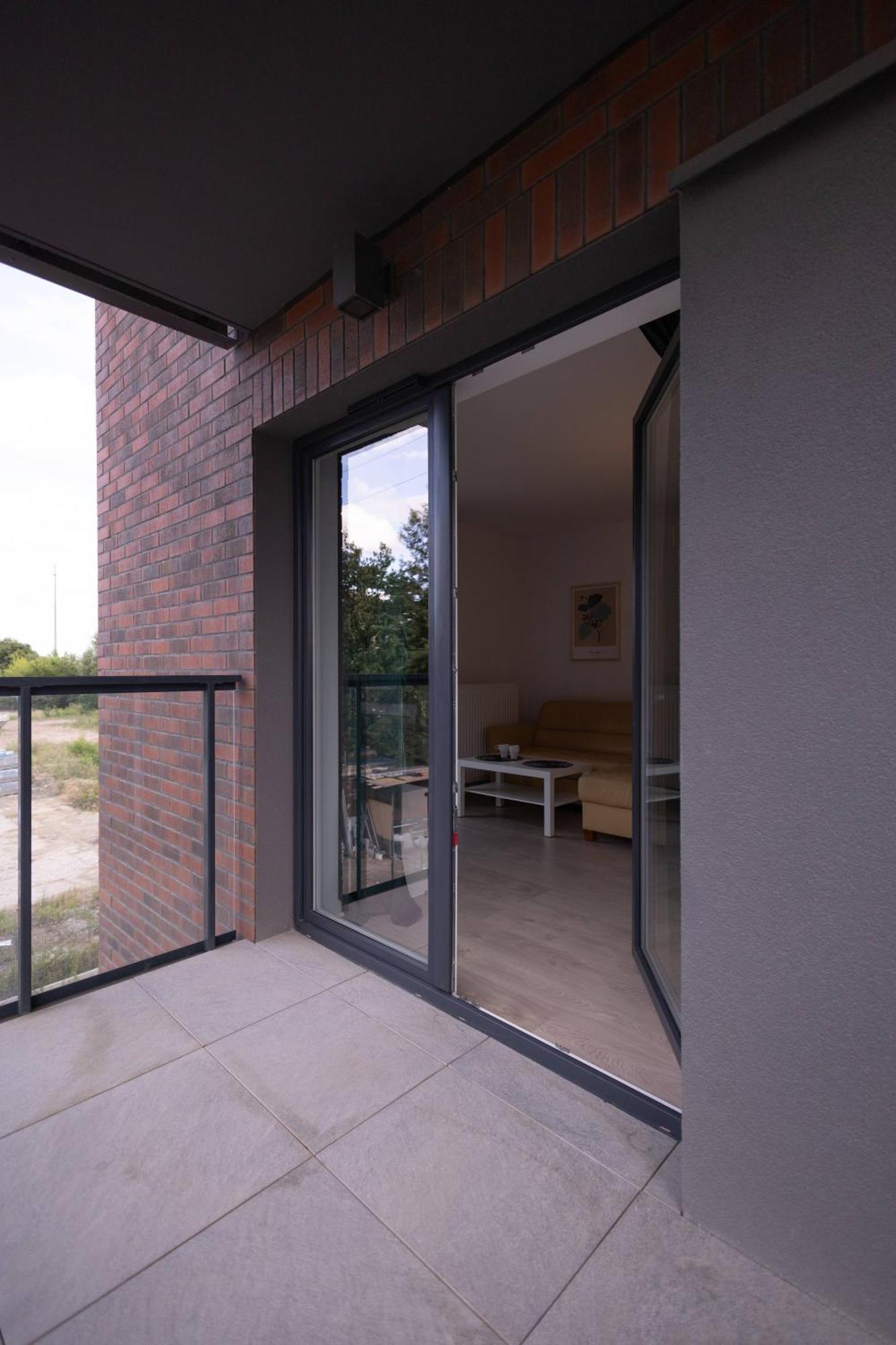 Apartamenty Niedaleko Dworca Od Wroclawapartament-Pl エクステリア 写真