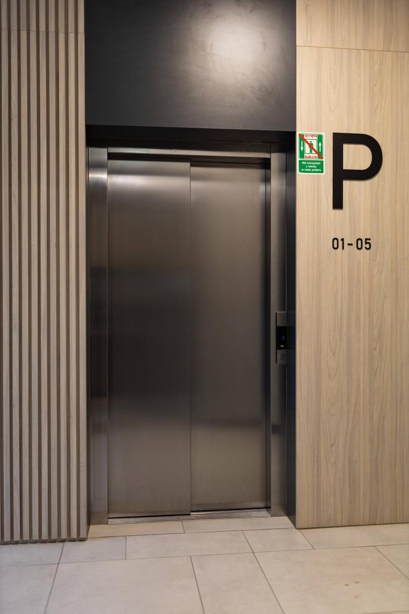 Apartamenty Niedaleko Dworca Od Wroclawapartament-Pl エクステリア 写真
